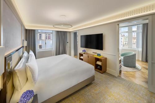 room detail thumbnail 1