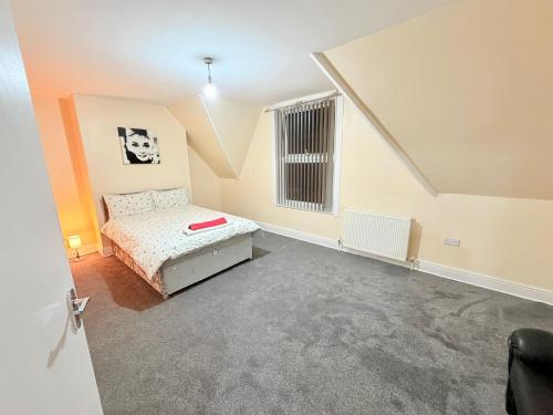 Cameră de oaspeţi, 94 Spacious Private Room Walk to Station & Football Stadium Self Check-in, Quiet Area in Nottingham