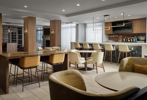 ห้องอาหาร, Holiday Inn Meridian East I 59 / I 20 By IHG in เมริเดียน (MS)