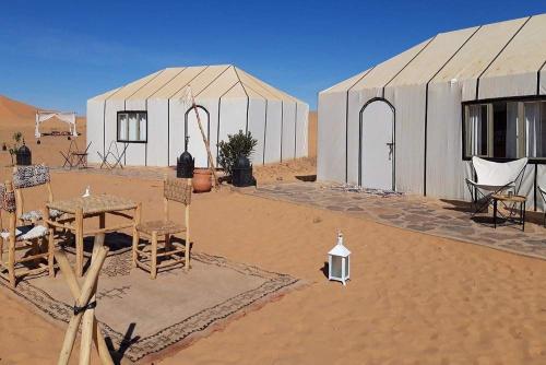 Desert Night Luxury Camp in 梅思佳