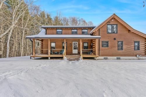 Log Cabin Fireplace Upper Valley - Wooded Chalet in 奎奇