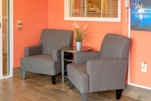 Sonesta Simply Suites Pittsburgh Airport - image 2