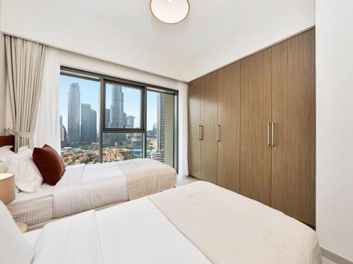 New-Best Burj Khalifa View I 2BR I Walk DubaiMall - image 9