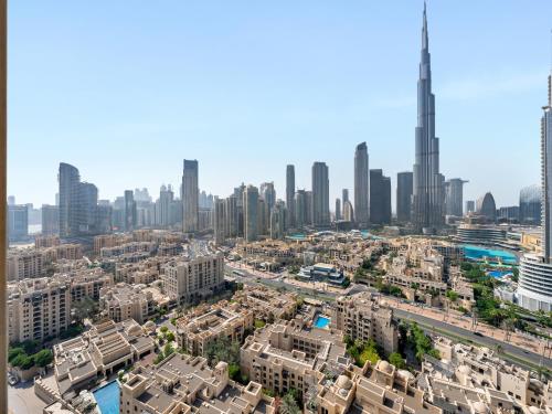 New-Best Burj Khalifa View I 2BR I Walk DubaiMall - image 11