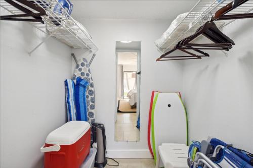 Chateau by the Sea - image 28