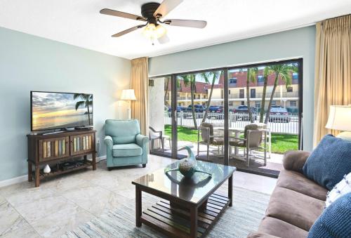 Chateau by the Sea - image 32