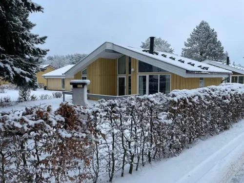 Ferienhaus mit Sauna im Ferienpark Mirow in Granzow, Deutschland