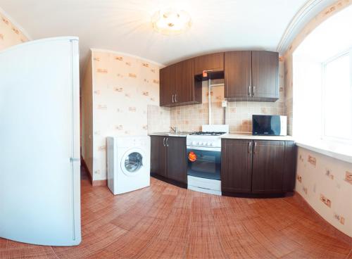 Omsk Sutki Apartments on Irtyshskaya Naberezhnaya 26