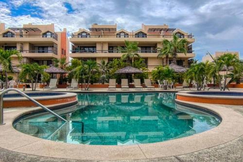 Penthouse 2BD+Room • 2 Terraces • Pools•Near Beach