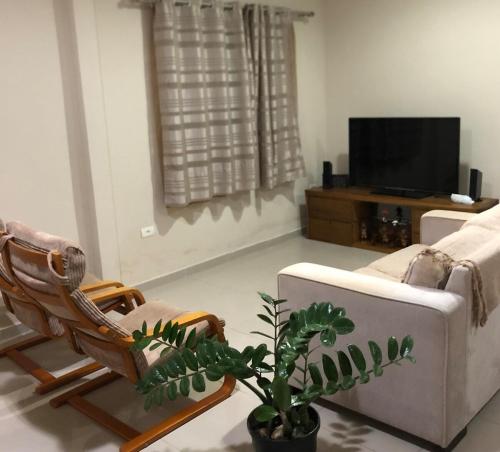 Casa Agradável e Espaçosa, conforto para Toda a Família