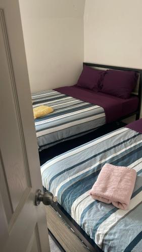 Cost Effective Stay in Core Downtown Queen-King St-Self Checkin & Free Wifi in Dufferin Grove