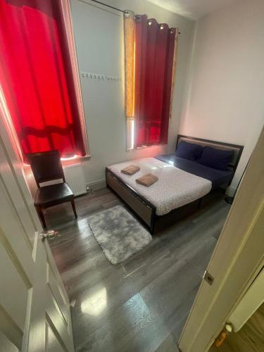 Cost Effective Stay in Core Downtown Queen-King St-Self Checkin & Free Wifi in Dufferin Grove