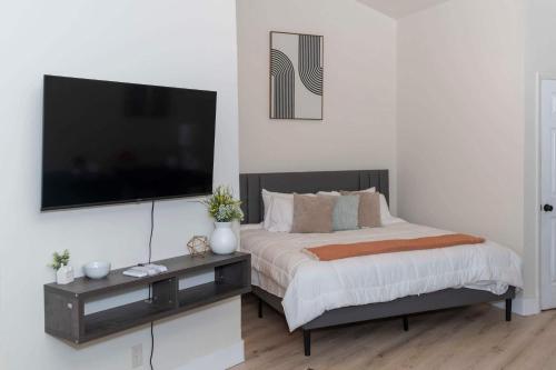 Spacious Studio Apt near Botanical Gardens in Huntsville, USA