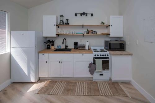 Spacious Studio Apt near Botanical Gardens in Huntsville, USA