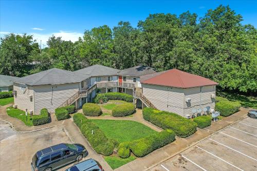 Spacious Studio Apt near Botanical Gardens in Huntsville, USA