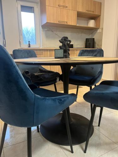 3 Barát Apartman (3 Barat Apartman) in Kehidakustány
