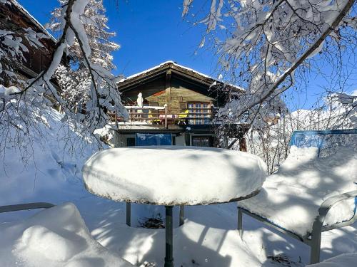 Chalet le Moulin - calme, nature, cheminée, vue in Liddes, Schweiz