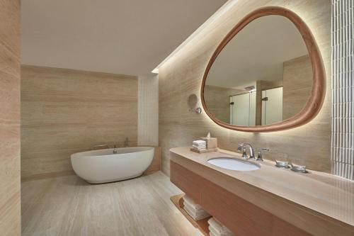 room detail thumbnail 2