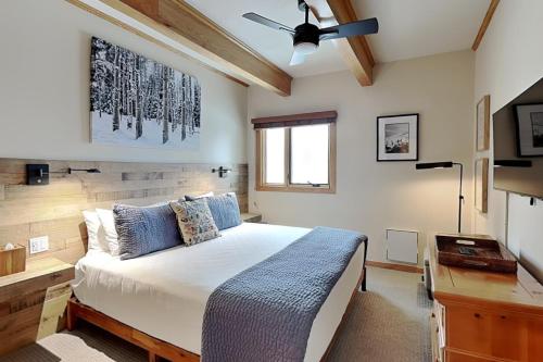 Timberline Condominiums 3 Bedroom Premier Unit B1A - image 3