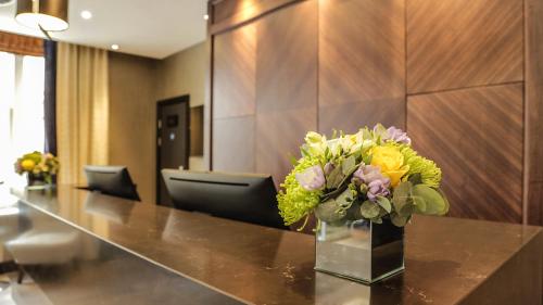 The Westbourne Hyde Park - image 6