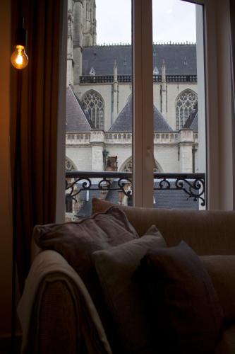 Charming Apartment with Cathedral View in Antwerp on the 2th floor, Amberes (foto 7)
