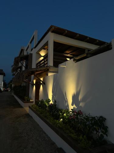 Balam Sunset Villa- Seaside Luxury Retreat
