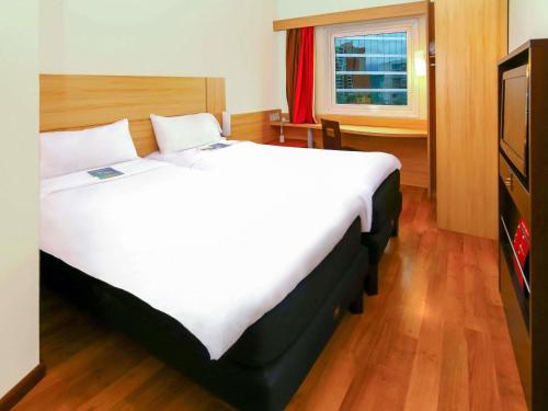 Photo - ibis Santiago Providencia