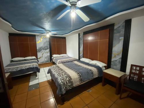 room detail thumbnail 1