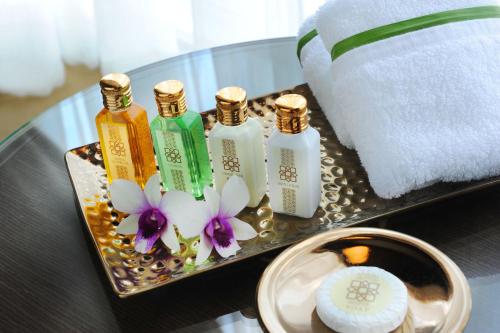 room detail thumbnail 2