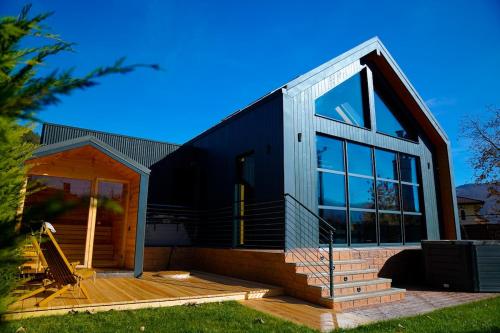 A szálláshely kívülről, Mănăstirii Chalet - Wood, Glass & Silence (Manastirii Chalet - Wood, Glass & Silence) in Pângăraţi