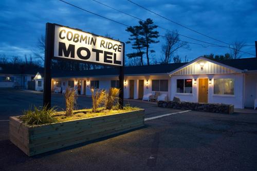 . Cobmin Ridge Motel