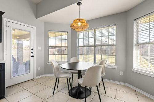 Alimentos e Bebidas, Luxurious MTZ Homes Modern Style in Fort Hood (TX)