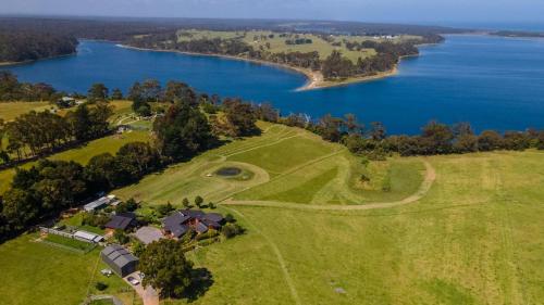 Secluded Stay in Lake Tyers Beach