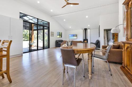 Secluded Stay in Lake Tyers Beach
