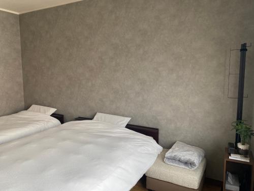 guesthouse Yokomachi 一棟貸切リビング寝室別