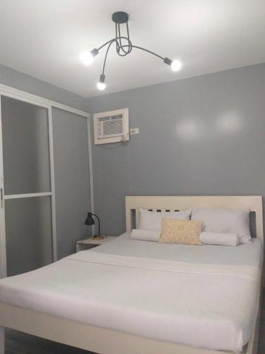 2 twin beds