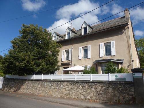 Eingang, Chambre d'Hotes Le Tilleul de Canac PARKING prive GRATUIT Petits dejeuners COMPRIS in Rodez