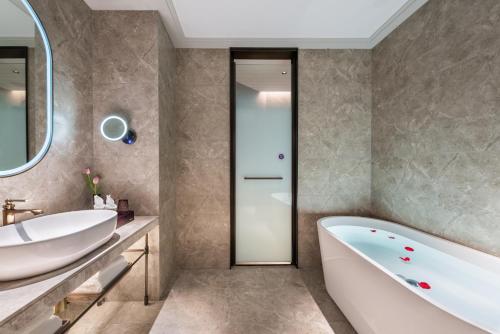 Mercure Nantong Railway Station – Nantong, VA