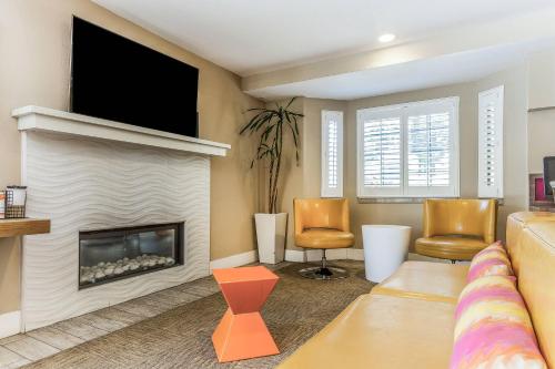 Photo - Comfort Inn Santa Cruz North