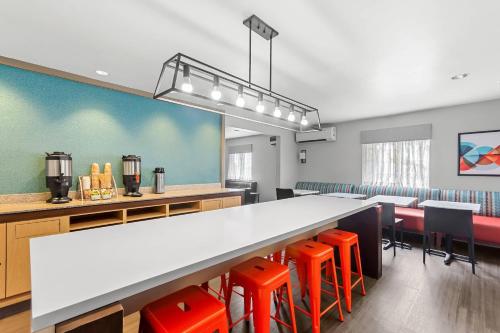 MainStay Suites Louisville Jeffersontown - image 7