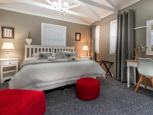 The Owls Inn Country Villa's in George Central