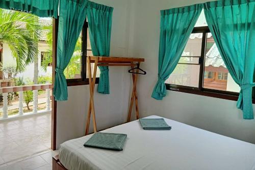 room detail thumbnail 2
