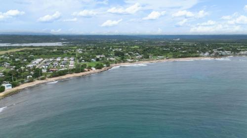 Casa La Cueva Apt 2 Boho Oceanfront House in Arecibo