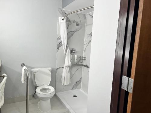 Quality Inn Foristell - image 9