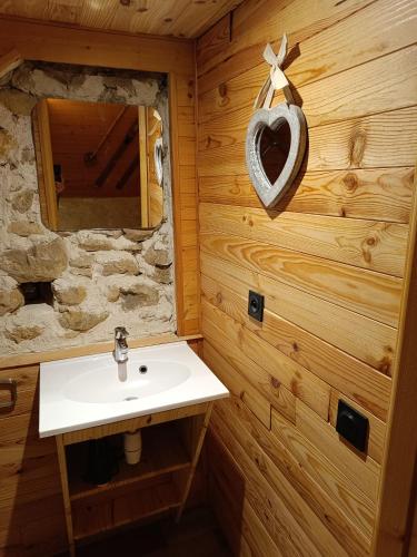 Chambre Tarentaise chez les garçons (Chambre Tarentaise chez les garcons) in Saint-Paul (Rhone-Alpes)
