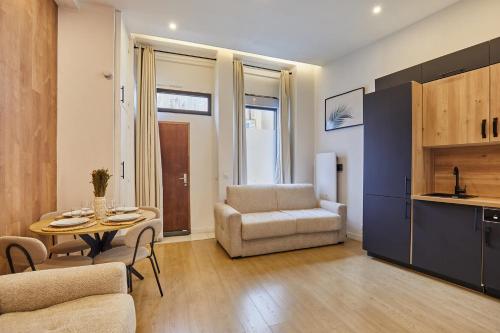 Superb apartment  Le Marais - image 13