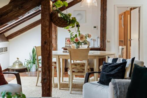 Calm and bright apartment, center La Latina D.ALB, Madrid