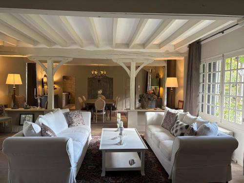 Spacieuse Maison dans domaine privatif, Beauval, Châteaux de La Loire - WIFI, 4 chambres, 4 SDB (Spacieuse Maison dans domaine privatif, Beauval, Chateaux de La Loire - WIFI, 4 chambres, 4 SDB) in Pierrefitte-sur-Sauldre
