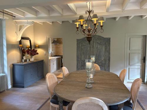 Spacieuse Maison dans domaine privatif, Beauval, Châteaux de La Loire - WIFI, 4 chambres, 4 SDB (Spacieuse Maison dans domaine privatif, Beauval, Chateaux de La Loire - WIFI, 4 chambres, 4 SDB) in Pierrefitte-sur-Sauldre