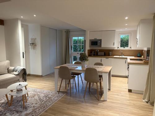 Au Bois Clair, Nature au coeur de la Sologne, Zoo de Beauval, Chateaux de la Loire, WIFI, 1 chambre, in Pierrefitte-sur-Sauldre
